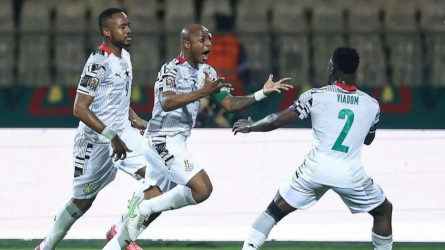  مشجع كاد يقتل مدرب غانا بعد الخسارة ضد الرأس الأخضر بكأس إفريقيا