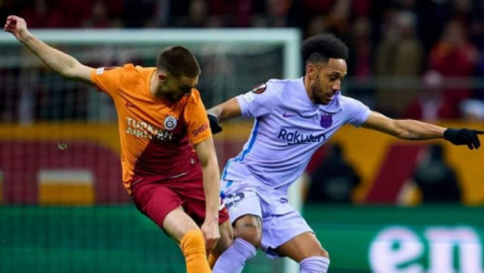 أوباميانج يكشف عن ميسي الجديد في برشلونة واستعداده للكلاسيكو