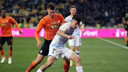 أوكرانيا تعلق نشاط كرة القدم لمدة 30 يوما بسبب الحرب الروسية