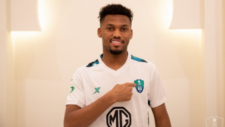 إيقاف أيمن يحيى.. وسعودي سبورت يكشف: هل يطلب الأهلي ضمه من النصر؟