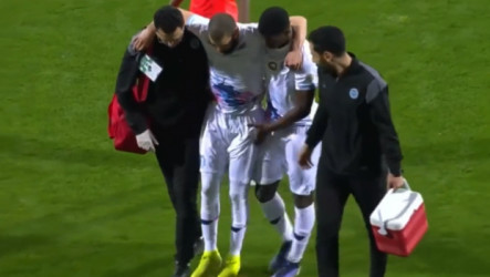 إصابة قوية تضرب نجم الباطن في مباراة الفيحاء