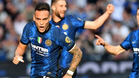 إنتر ميلان يتمسك بحلم التتويج بالكاتشيو بثنائية في أودنيزي