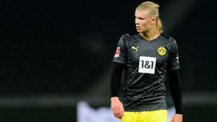 برشلونة يقدم عرضه الأخير للتعاقد مع هالاند برسالة تهديد