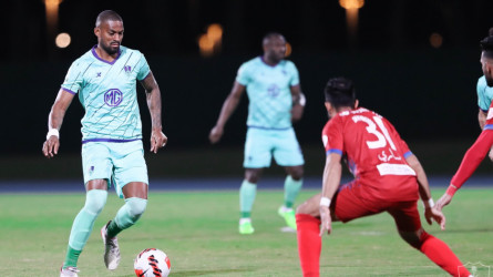 دانكلير يتهم إدارة الأهلي بالكذب.. والنادي ينتظر حكم كاس