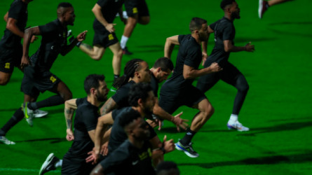 إصابة نجم الاتحاد بالرباط الصليبي ؟.. رعب قبل مواجهة الشباب