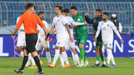 نجم الباطن يشكك في صحة هدف الهلال.. تصريحات نارية