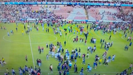 كارثة في الدوري المكسيكي.. وفاة 2 وإصابة العشرات باشتباكات أولترا