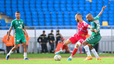 الرجاء يفوز على الوداد بثنائية.. ويشعل صراع الدوري المغربي