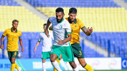 طرد وإصابة خطيرة.. السعودية تتقدم على أستراليا بهدف النجم البديل