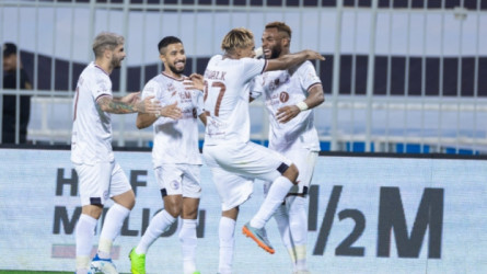 صدارة الدوري السعودي.. اعرف السر الحقيقي من غرفة ملابس الشباب