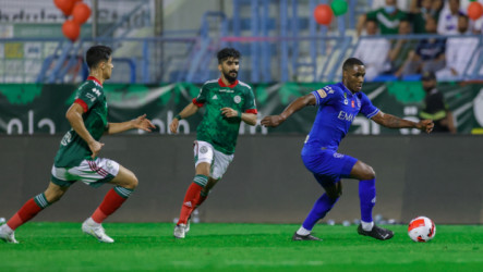 طارد النجوم.. حكم الهلال والاتفاق يثير جنون النصر