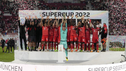 بايرن ميونيخ بايرن ميونيخ يدهس لايبزيج بخماسية ويتوج بكأس السوبر الألماني