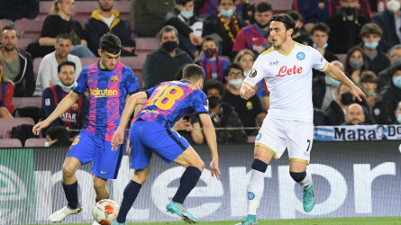 أول تعليق رسمي من نابولي على مواجهة برشلونة في دوري أبطال أوروبا