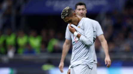 المصائب لا تأتي فرادى.. برشلونة يعلن رسميا إصابة نجم جديد