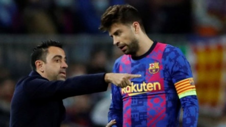 بيكيه - تشافي قرار تشافي النهائي.. بيكيه قائد برشلونة في كلاسيكو الأرض