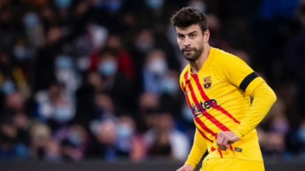 رغم خسارة الريال في الكلاسيكو.. وكيل بنزيما يسخر من بيكيه!