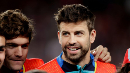 ليفاندوفسكي يفوت فرصة تاريخية لجيرارد بيكيه