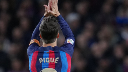 شاكيرا تفضح بيكيه بقرار جوارديولا الذي جعله يبكي كالأطفال