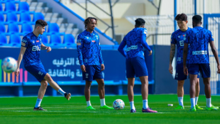 بعد خسارة ودية الشعلة.. كواليس مران الهلال قبل عودة الدوري
