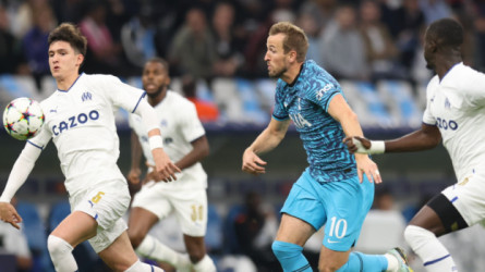 المجموعة 4| توتنهام يتصدر.. وفرانكفورت يواصل الإعجاز الأوروبي