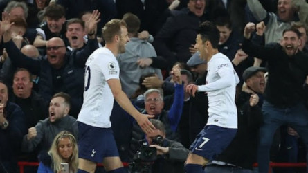 ليفربول يضيع لقب الدوري الإنجليزي بتعادل مع توتنهام