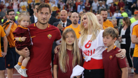 توتي يكشف خيانة زوجته.. أسطورة روما يعاني من الاكتئاب