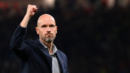 خط النهاية.. تين هاج يعلن رسميا استمرار رونالدو مع مان يونايتد 