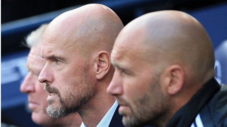 إدارة مانشستر يونايتد تصدم تين هاج بعد انتقال جابكو لليفربول