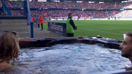 صور| مبلغ باهظ لمشاهدة الدوري الفرنسي من الـجاكوزي