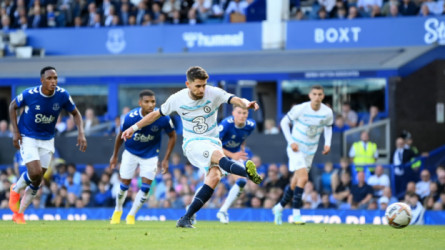 هل وعد جورجينيو لابورتا بالانتقال إلى برشلونة؟