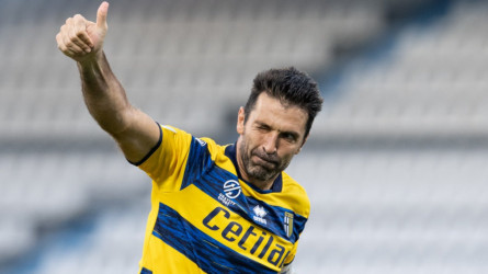 بوفون يفاجئ بارما ويقترب من وداع الكرة الإيطالية