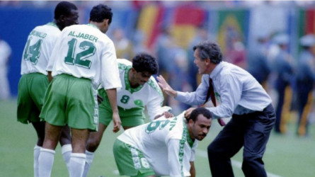  كواليس مثيرة.. رئيس الأرجنتين يرشح مدرب السعودية في مونديال 1994