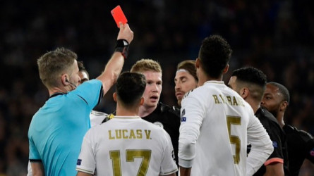 عليكم الحذر| حكم الريال وسان جيرمان يعشق البطاقات.. تعرف عليه