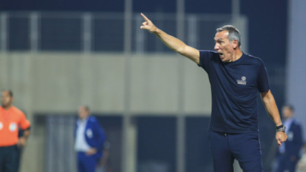 السر وراء غياب مدرب الفتح عن مباراة الفيحاء