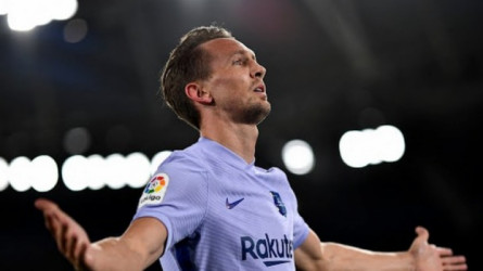 إصابة داني ألفيس ولوك دي يونج قاتل  متخصص مع برشلونة