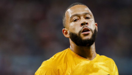 ديباي يحصل على فرصة العمر رغم الأداء المخيب بقميص هولندا