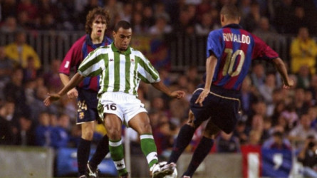 نجم النصر يعود من الاعتزال.. دينيلسون يعود للملاعب في عمر الـ45