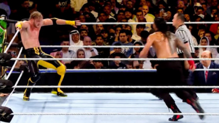  كراون جول 2022| رومان رينز يحافظ على لقب WWE وماكنتاير يعبر القفص