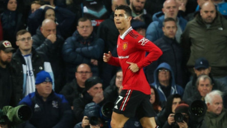 رونالدو صفقة تاريخية مرتقبة في النصر.. رونالدو أو نجم الدوري الإنجليزي