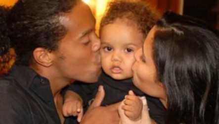 هذا الشبل.. رونالدينيو يهنئ نجله على إنجاز غريب