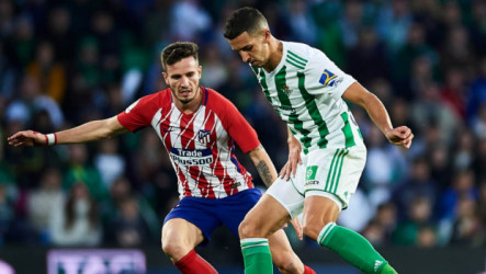 فضال على رادار الأهلي.. مدافع مغربي يشعل سوق الميركاتو