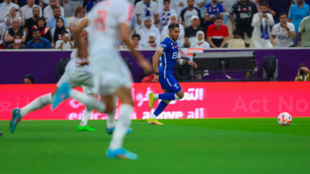 جدل في الشارع السعودي.. مدرب الهلال يخشى سالم الدوسري!