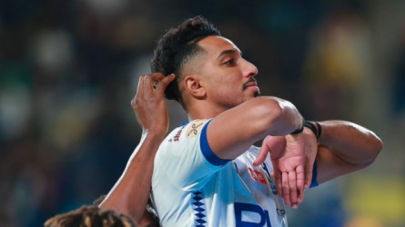 ماذا ينتظر سالم في مباراة الهلال والوداد.. هدف بـ3 أرقام قياسية