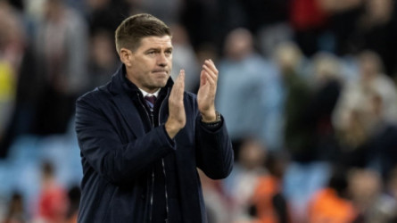 بأداء هزيل.. جيرارد يكشف عن كواليس المباراة المملة بالبريميرليج