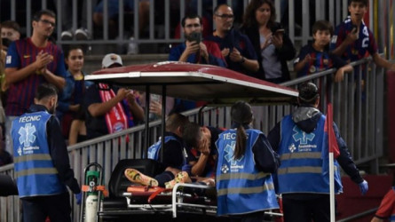 رسميا.. الإصابة تنهي عام 2022 لنجم برشلونة قبل قمة بايرن ميونخ 