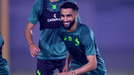 العبيد يشارك في تدريبات الاتفاق