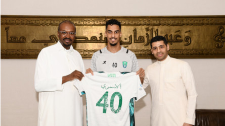 رسالة مؤثرة من علي الأسمري بعد التجديد للأهلي