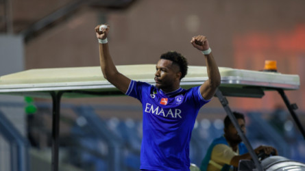 نجوم الهلال تهنئ شباب السعودية على لقب كأس آسيا