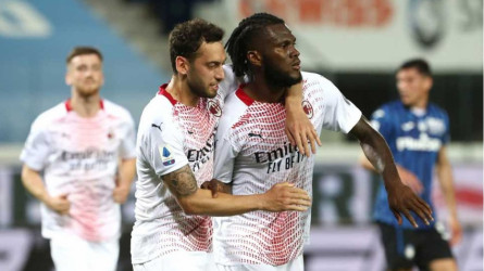 برشلونة يفاجئ فرانك كيسي بقرار صادم