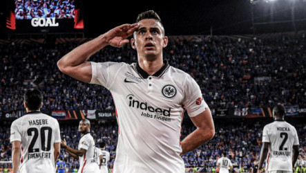 نهائي دراماتيكي.. فرانكفورت بطل الدوري الأوروبي على حساب رينجرز